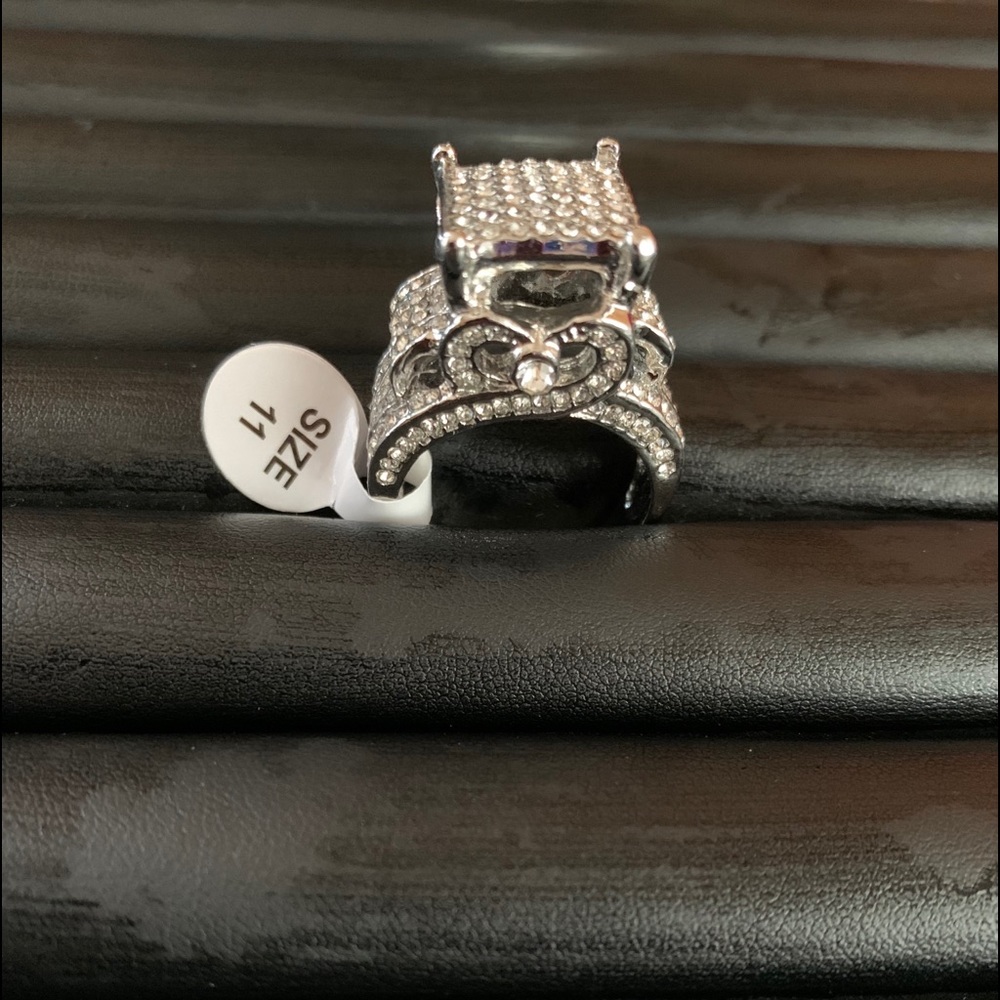 Women’s Cubic Zirconia Engagement Ring